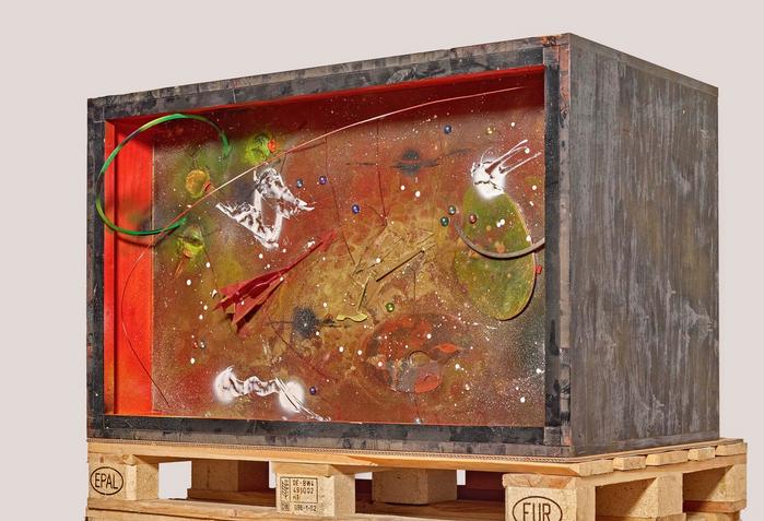 Object Space (floorpiece) crate fits (Object with watch)